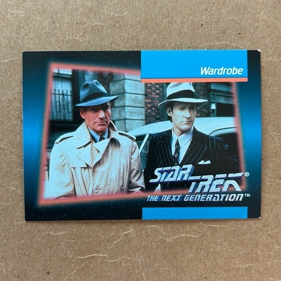 Impel Star Trek The Next Generation trading card 84 wardrobe Excellent condition - Picture 1 of 4